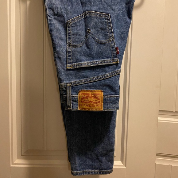 Levi’s High Waisted Taper Jeans. Size 27. - Picture 2 of 2